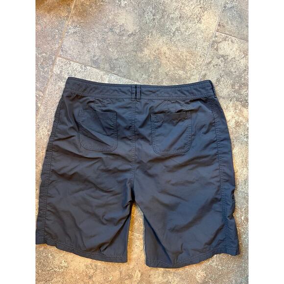 The North Face charcoal outdoor Hiking capri shorts, women's size 10 - Picture 4 of 5